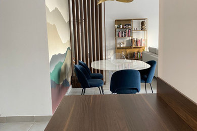 Cette image montre une salle à manger.