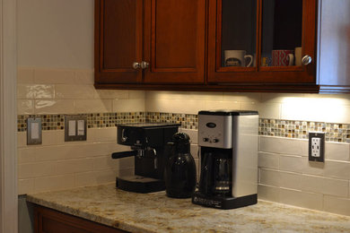 Kitchen photo in Newark