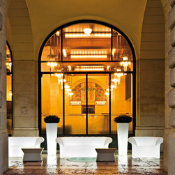 Outdoor Illuminated New Pot High with Light - Outdoor Lighting