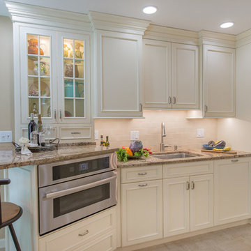 Traditional Kitchen Cabinets with a Homey Ambiance