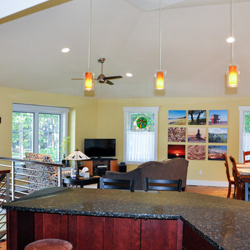 Angled End Walls Capitalize on Great Wooded Views