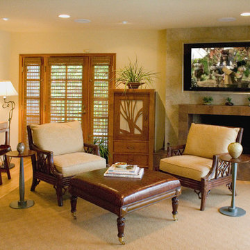 NEW DESK INTEGRATES WORK & PLAY IN FAMILY ROOM