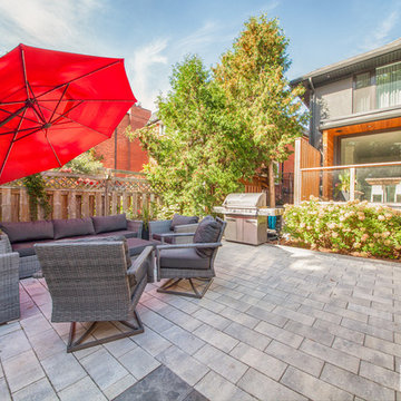 Beautiful Tall Wooden Fence Backyard - Greater Toronto Area