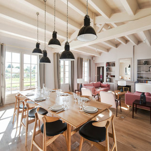 ナントの広い北欧風 LDKの画像 (白い壁、無垢フローリング)