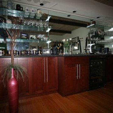 Entertainment & Bars