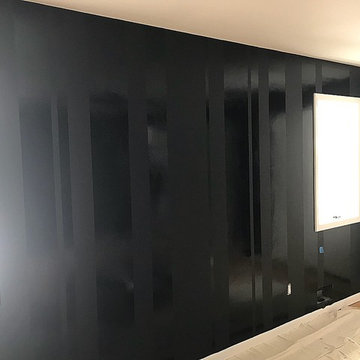 Black walls with high gloss stripes!