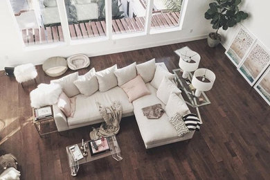 Family room - family room idea in Los Angeles