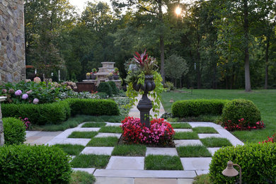 Photo of a contemporary landscaping in New York.
