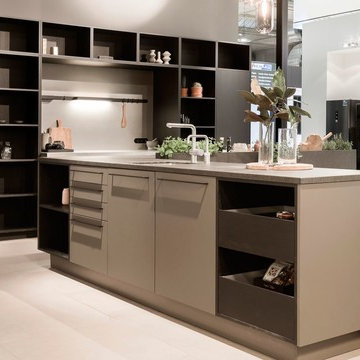SieMatic UBAN Design - Open Shelf Kitchen with Indoor Herb Garden