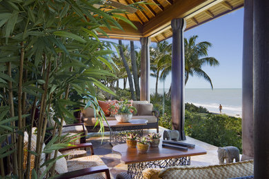 Inspiration for a zen porch remodel in Miami