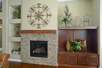 Example of a classic living room design in Minneapolis