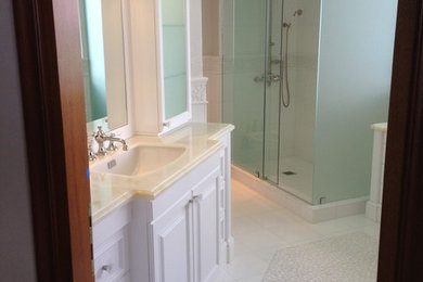 Elegant bathroom photo in Miami