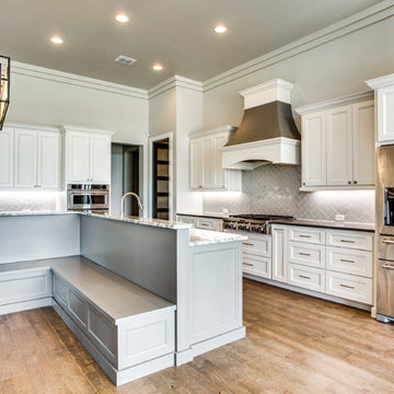 Elegant Transitional Kitchen