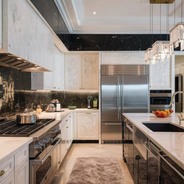 Modern Glamour: Marble & Black High-Contrast Luxury Kitchen