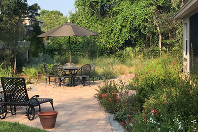 Inspiration for a craftsman landscaping in Tampa.