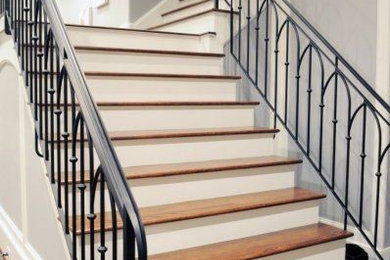 Staircase - traditional staircase idea in Atlanta