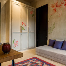 bedroom/walls/cupboards