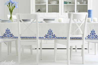 AUSDRIE : Handmade | Birds-and-Ornaments Tablecloth