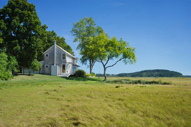 Farmhouse exterior home idea in Boston