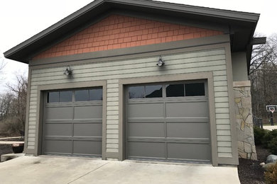 Example of a trendy garage design in Chicago