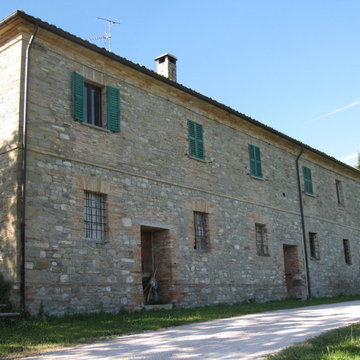 For sale farmhouse in Sant'Angelo in Vado, Le Marche, central Italy