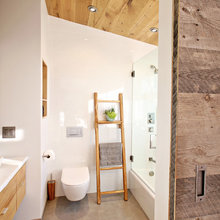 Cottage - Main Bath