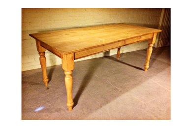 84"L Old Pine Victorian Leg Table
