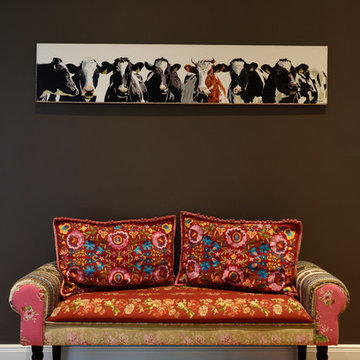 Humour & Old New Glamour in Converted Office Buildiing