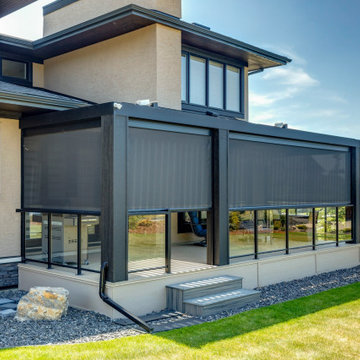 StruXure Adjustable Pergola with Phantom Motorized Screens