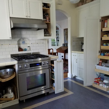The 100-Square-Foot Kitchen: Bringing Back Beauty to a Bungalow