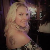 April Bellar's photo