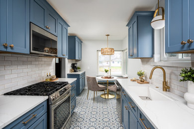 Example of a kitchen design in Grand Rapids