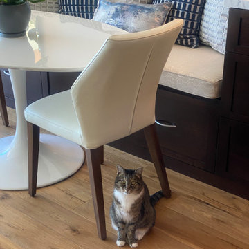 TIBURON DINING & WINE PLEASURE SEATING
