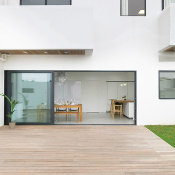 A dining room without boundaries
