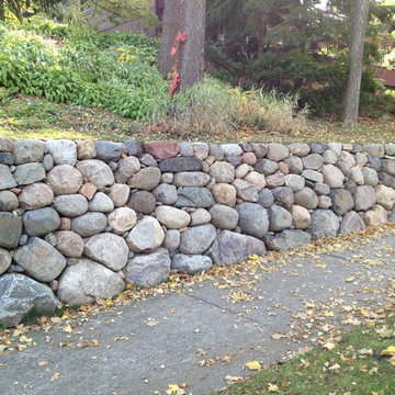 Boulder Rock Walls In Minneapolis