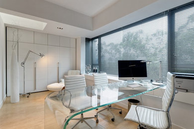 Inspiration for a modern home design remodel in Hong Kong