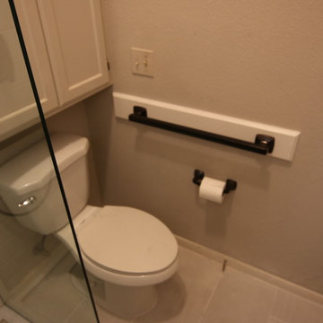 Central Austin Aging In Place Bathroom Remodel