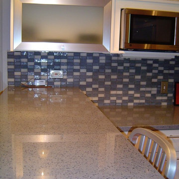 Satellite studio kitchen/bath