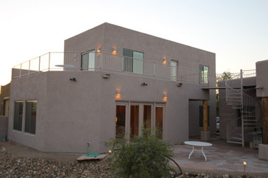 Example of an exterior home design in Phoenix