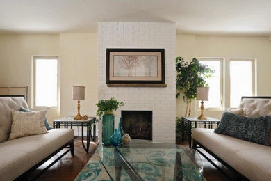 Living room photo in Chicago