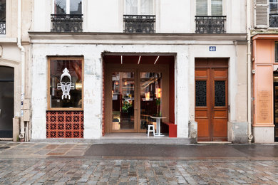 パリにあるトロピカルスタイルのおしゃれな住まいの写真