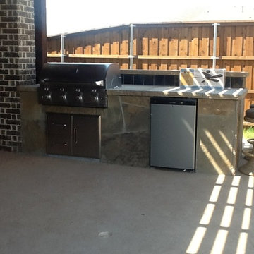 OUTDOOR LIVING