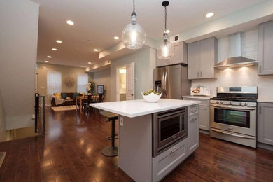 Transitional kitchen photo in Philadelphia