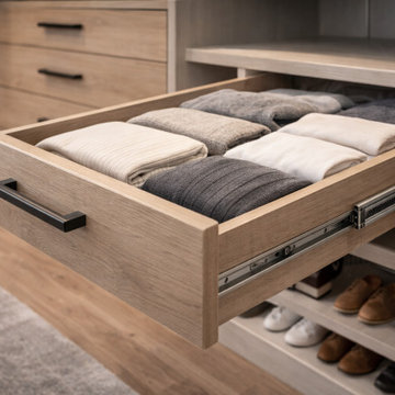 Guest Room Closet Designed for Easy Travel Packing and Storage
