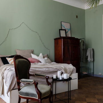 Квартира на Петроградской стороне в доме с совами