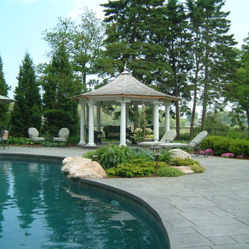 Beverly Farms Naturalistic Pool