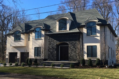 Example of a classic home design design in New York