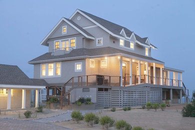 Beach style exterior home photo in New York