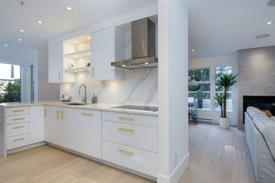 Mid-sized trendy home design photo in Vancouver