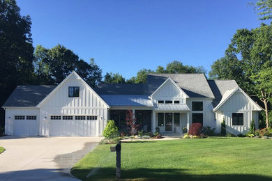Arts and crafts exterior home photo in Grand Rapids